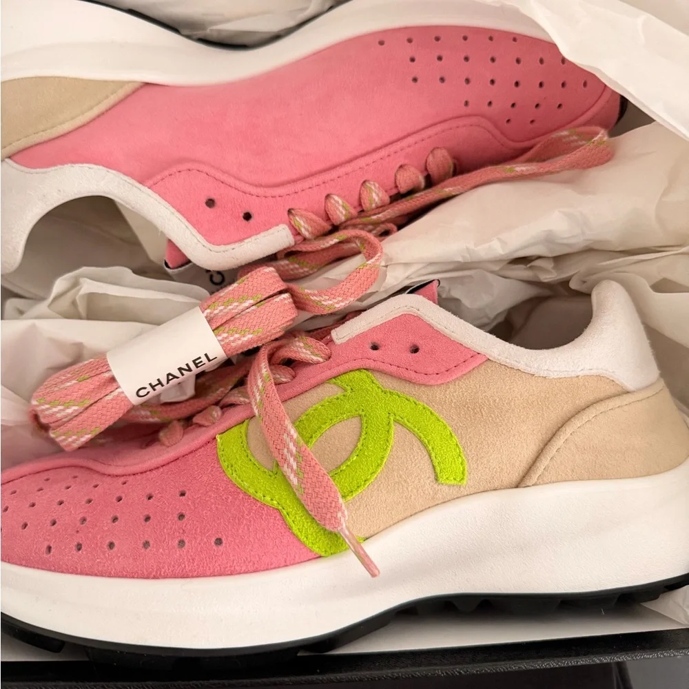 CHANEL Pink and Tan Sneakers with Green Logo - Picture 6 of 6